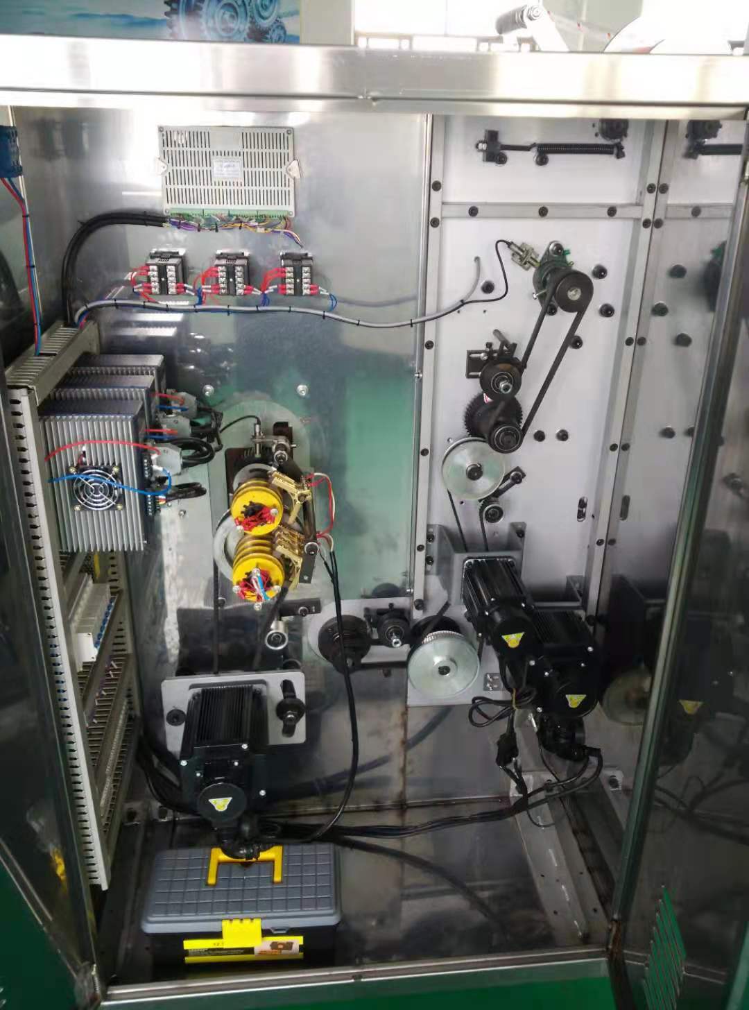 Система трех сервоприводов