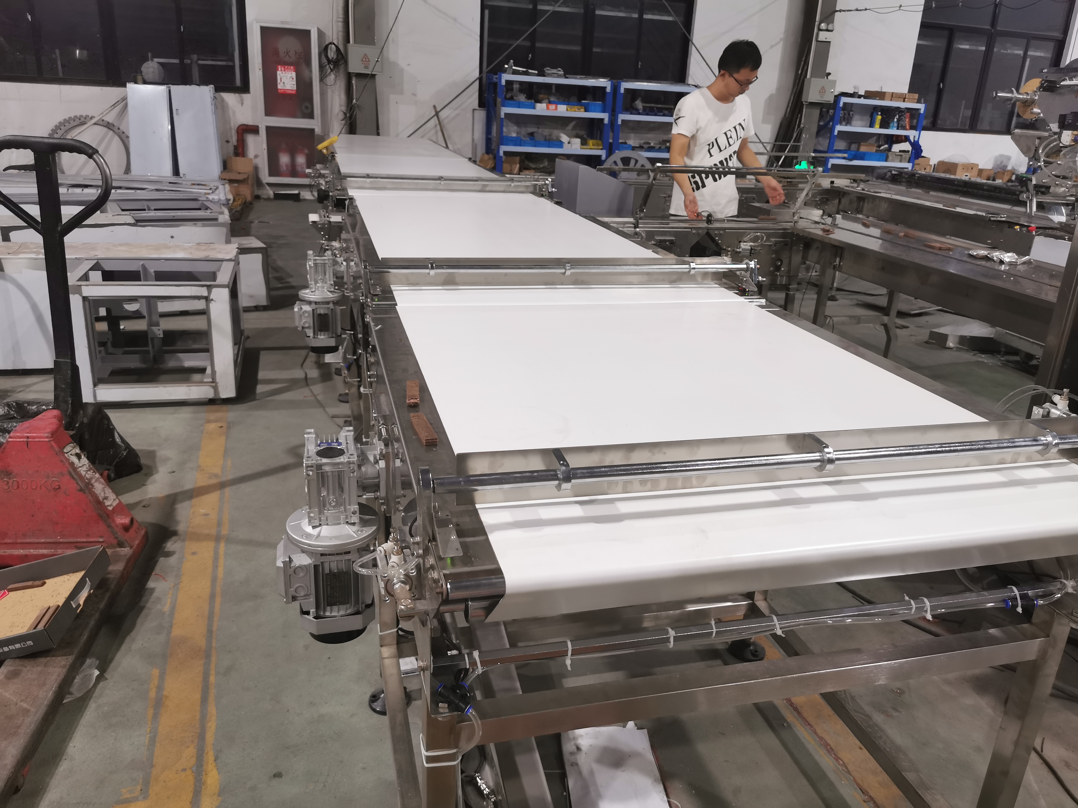 Плоский конвейер